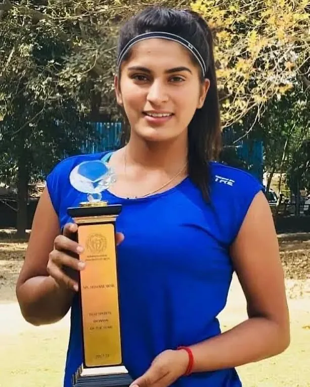 himani mor tennis