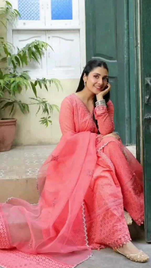 ayeza khan age