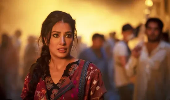 how tall is mehwish hayat?