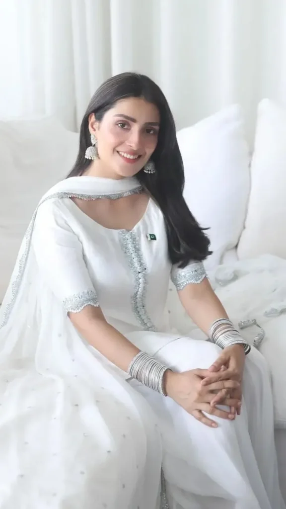 who is ayeza khan